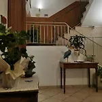 Everest Hotel