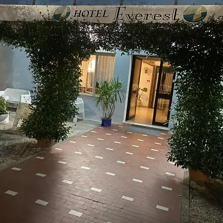 Otel Everest *