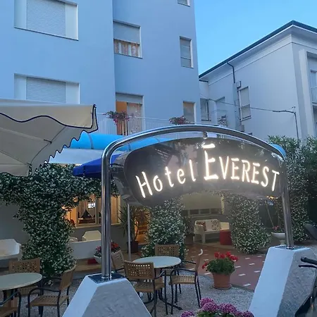 Otel Everest Cesenatico