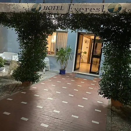 Ξενοδοχείο Everest *