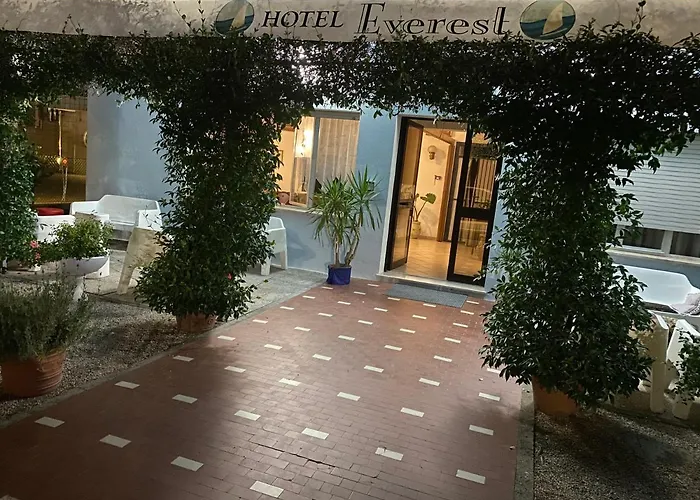 Szálloda Everest *