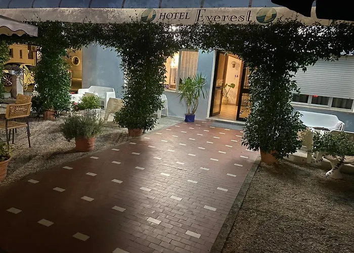 Everest Ξενοδοχείο